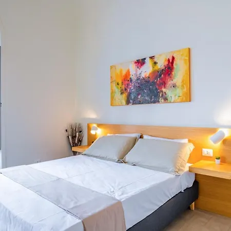 דירה Seaview Modern With Balcony